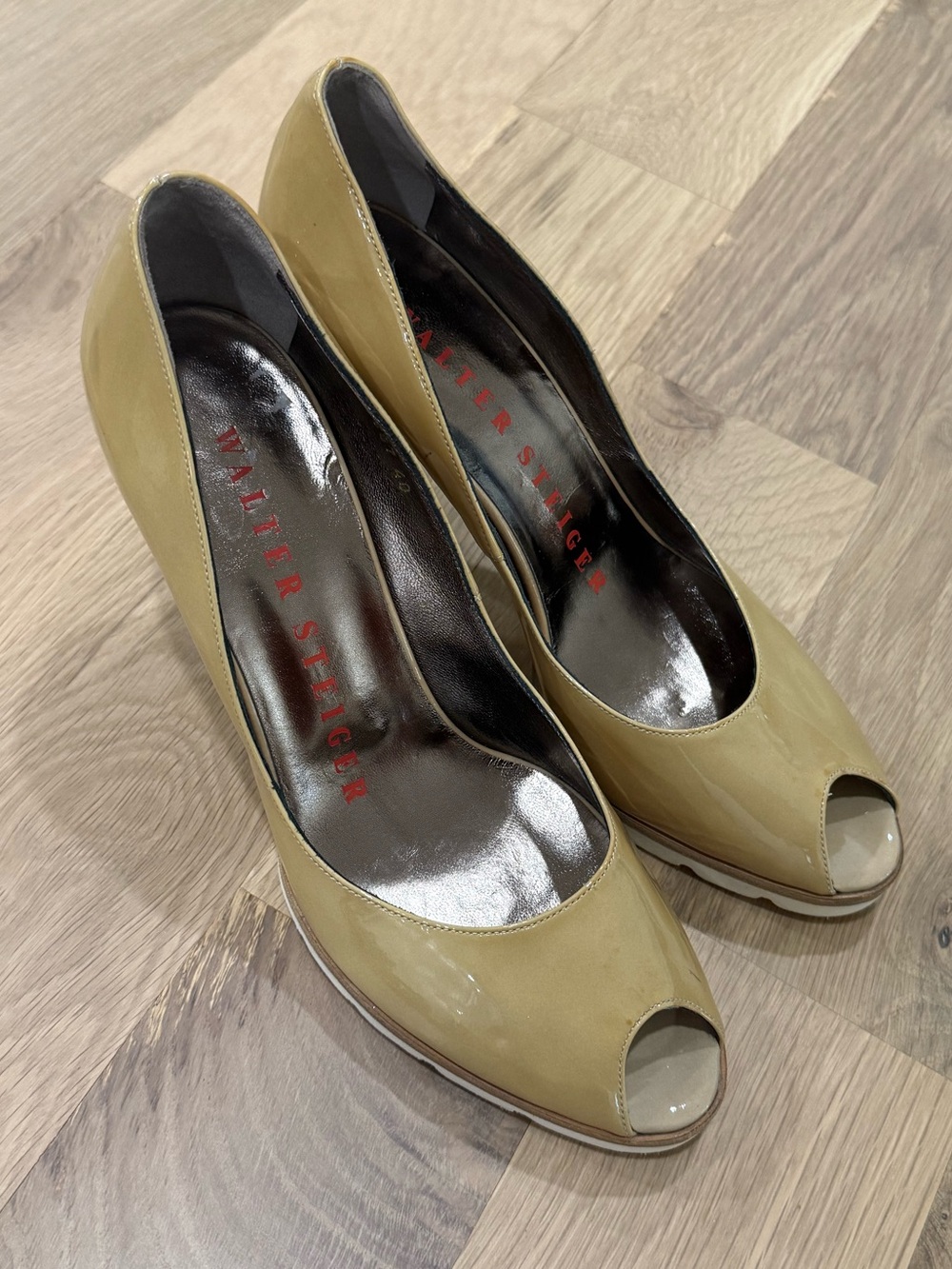 Vintage Italian Walter Steiger Women's Nude Patent Leather Peep-Toe Heels